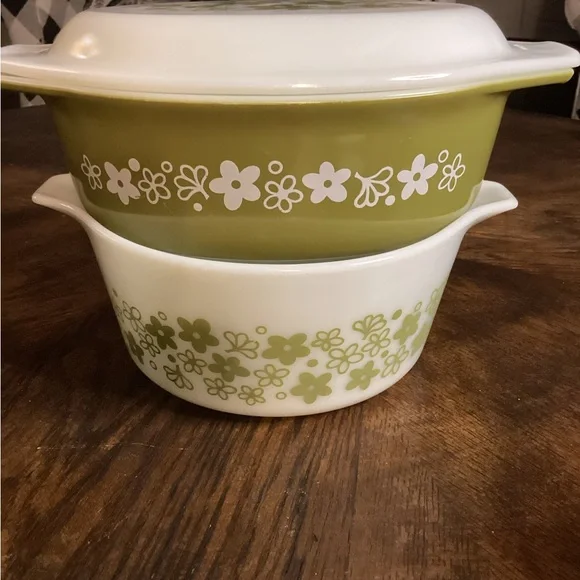 Pyrex Spring Blossom Crazy Daisy green/white casserole w/ lid & Bowl - Picture 1 of 5